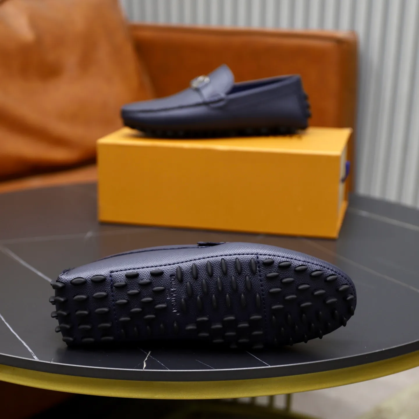 Ex-factory price: 480💰【LV】Louis Vuitton ⚠️High-end men’s driving and pedal series ⚠️38-44 (customized for 45) ⚠️All original cowhide leather! Thick and soft! Made entirely of calfskin lining! The latest non-slip beanie sole! Three-dimensional package technology! Fashionable and classic! Handicrafts! Original high quality! Feel free to compare!